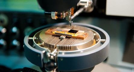 新材料突破 俄科學(xué)家研發(fā)出革命性電子專用材料，助力設(shè)備微型化與高速化